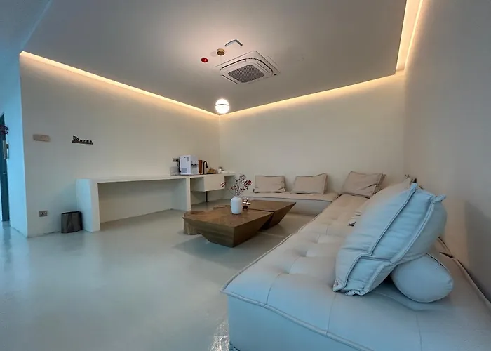 One18 Boutique Hotel